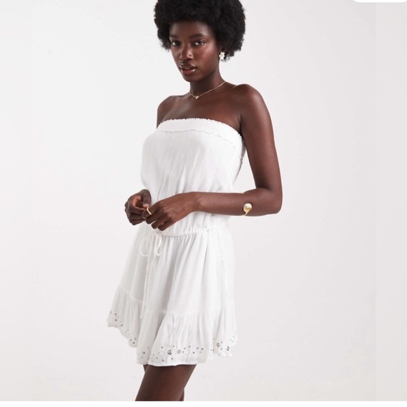 Hollister Dresses & Skirts - Hollister White Strapless Drawstring Mini Dress with Eyelet Trim